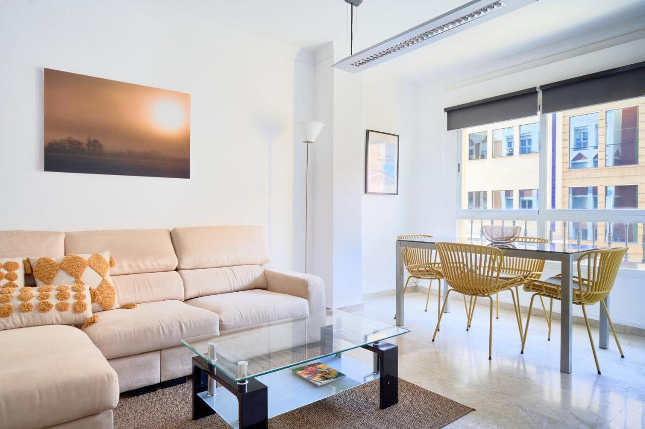 Apartamento 3 Dormitorios Centrico - Parking Incluido Малага Экстерьер фото