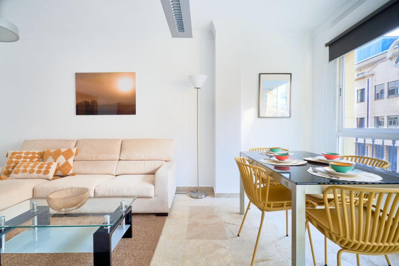 Apartamento 3 Dormitorios Centrico - Parking Incluido Малага Экстерьер фото