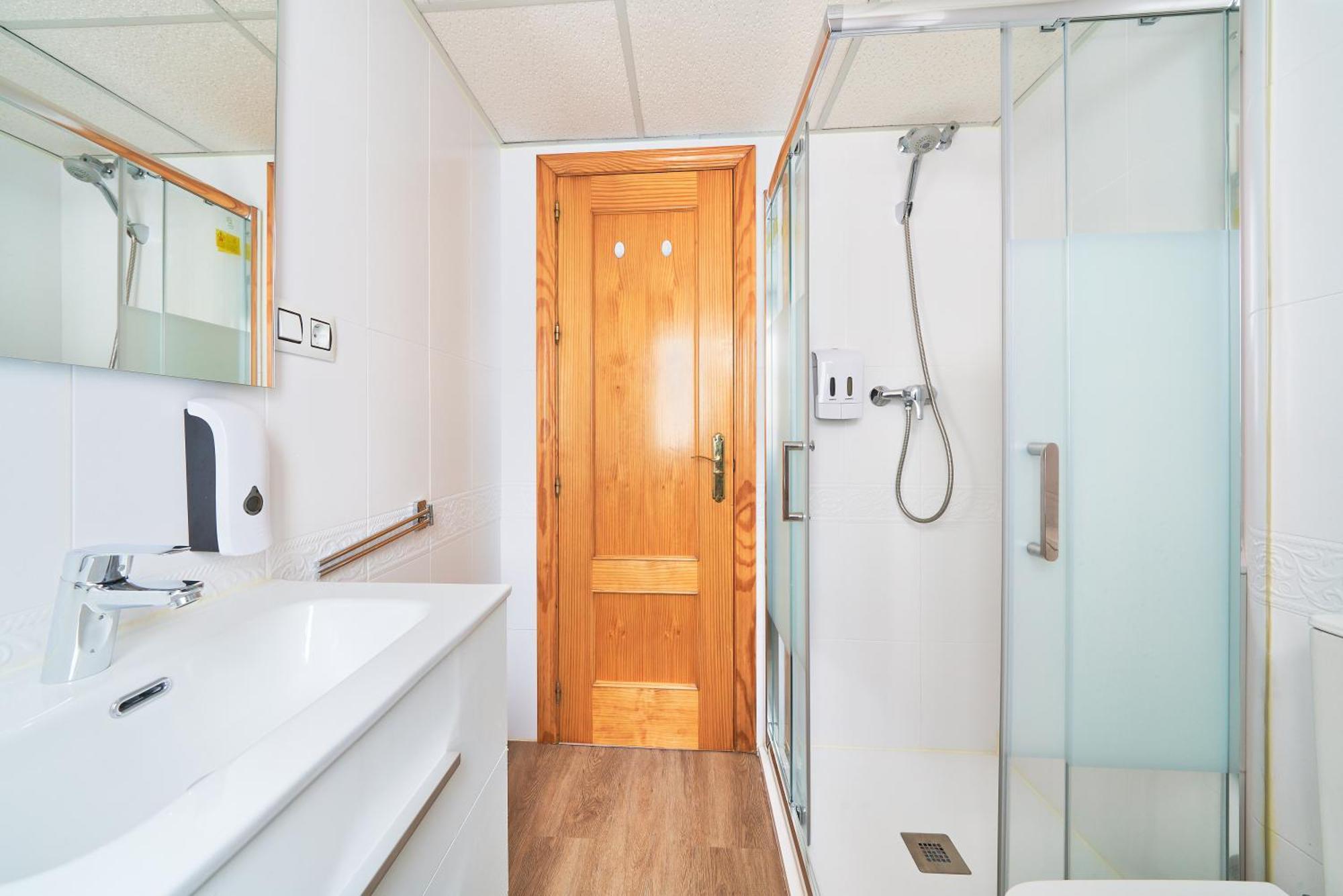 Apartamento 3 Dormitorios Centrico - Parking Incluido Малага Экстерьер фото